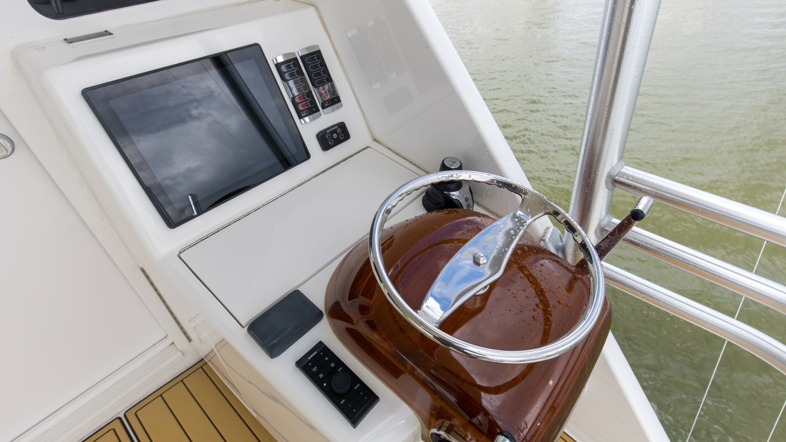 2017 72 Viking Enclosed Bridge Share-E Bridge Deck (1)