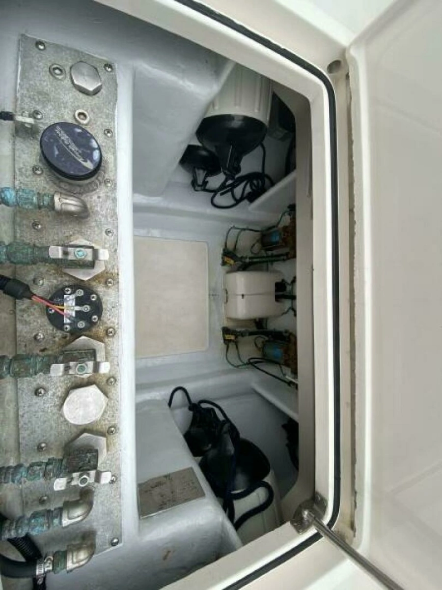 2006 Cabo 40 Express - BUZZ CATCHER