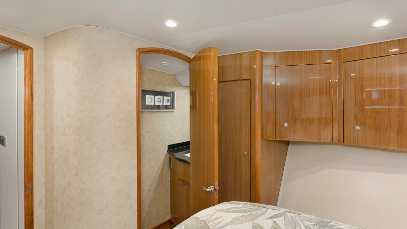 2007 64 Viking Enclosed Bridge Reel Blues Forward Stateroom (3)