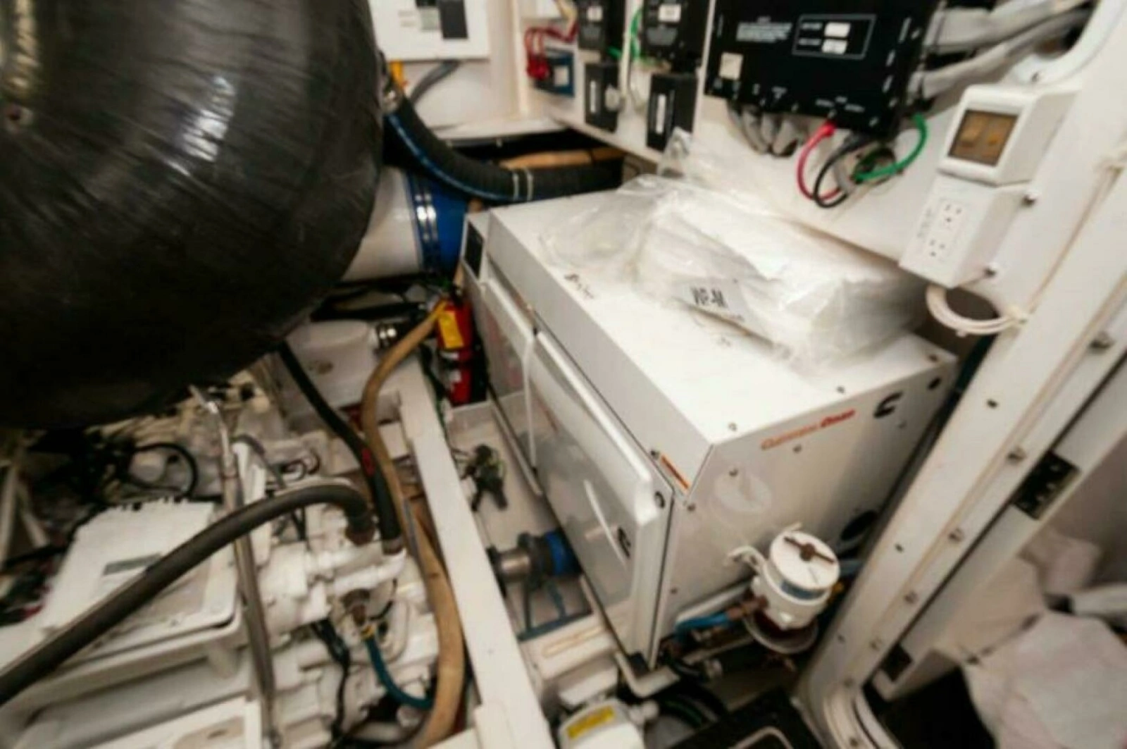 2012 76 Viking Sky Bridge Barefoot Drive Stbd Generator (2)