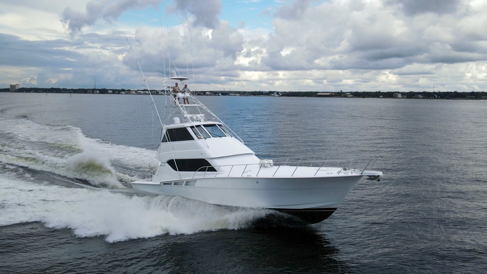 1999 Hatteras 60 Enclosed Bridge Better Days Exteriors (14)