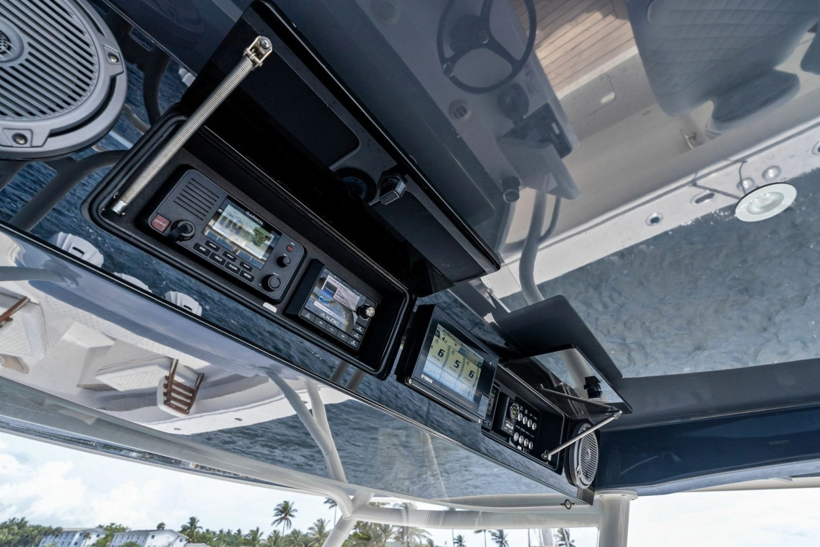 2020 Jupiter 43 SF MENACE Helm
