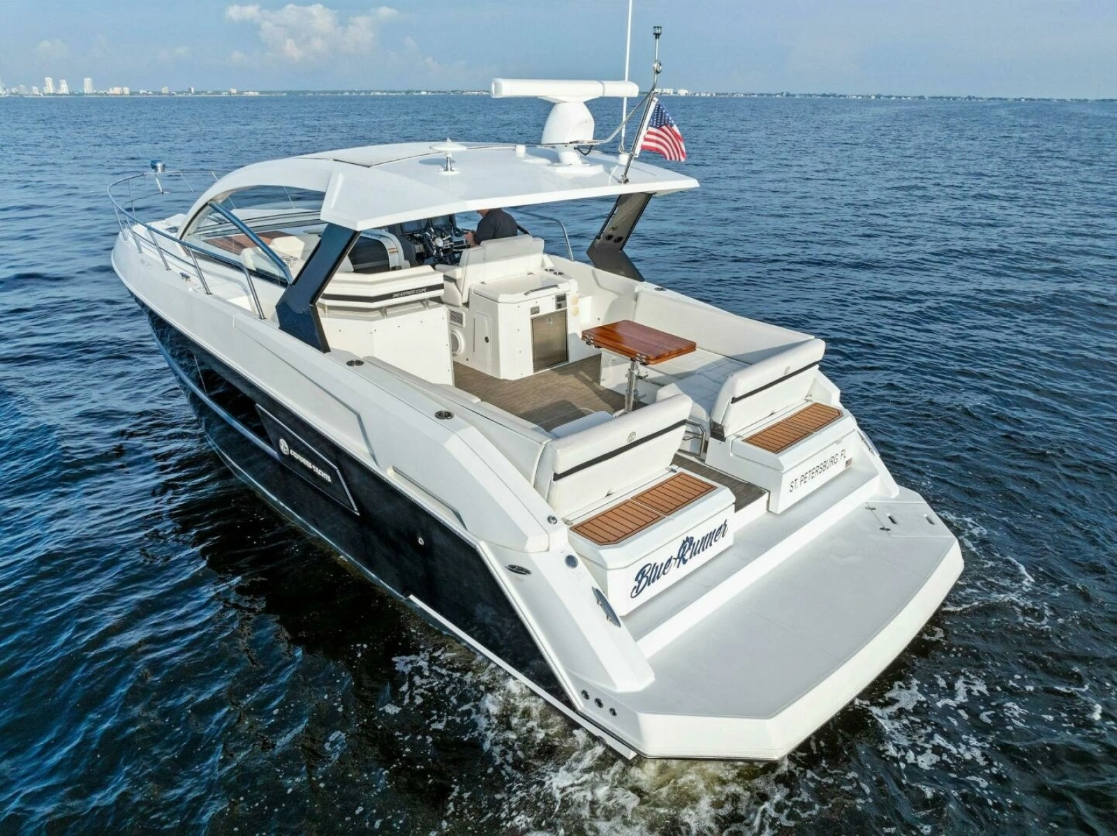 2015 Cruisers 390 EC 'Blue Runner'