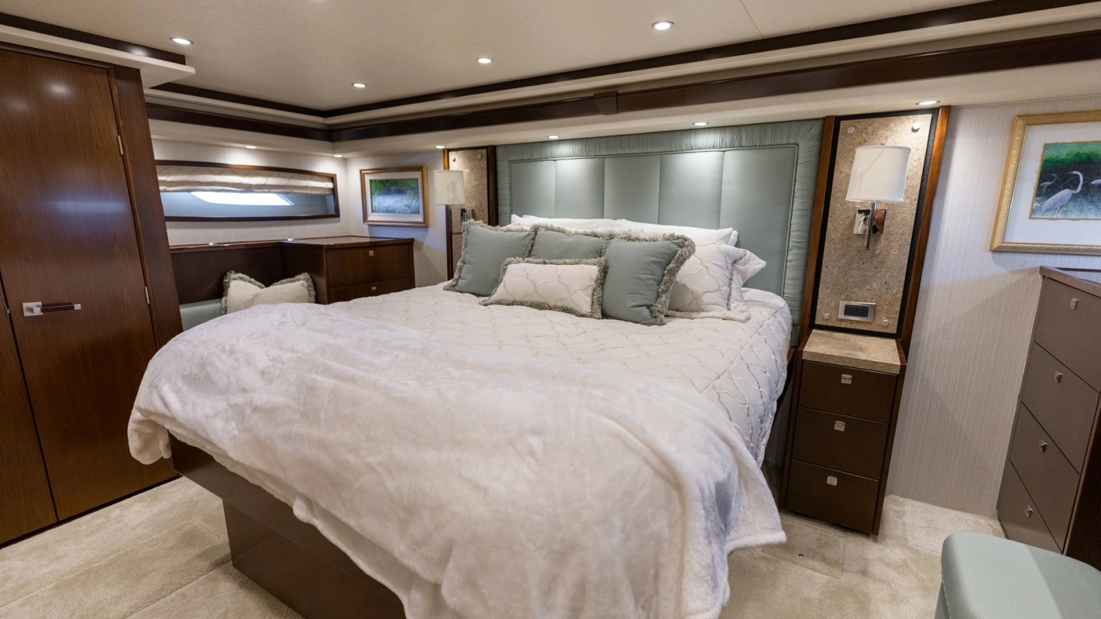 2015 Viking 76 Enclosed Bridge- CHULA- Master Stateroom