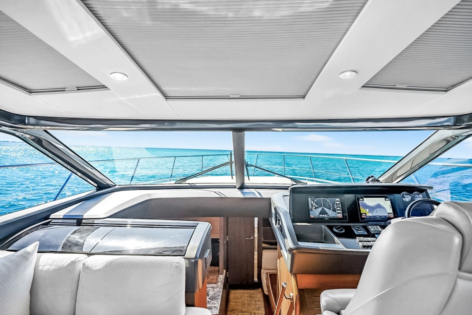 2016 Princess V58-HAPPY HOUR- Helm