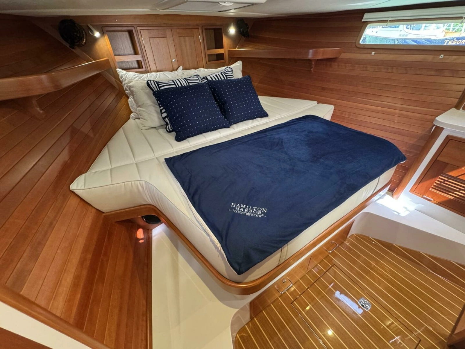 Jewel 43ft MJM Yacht For Sale
