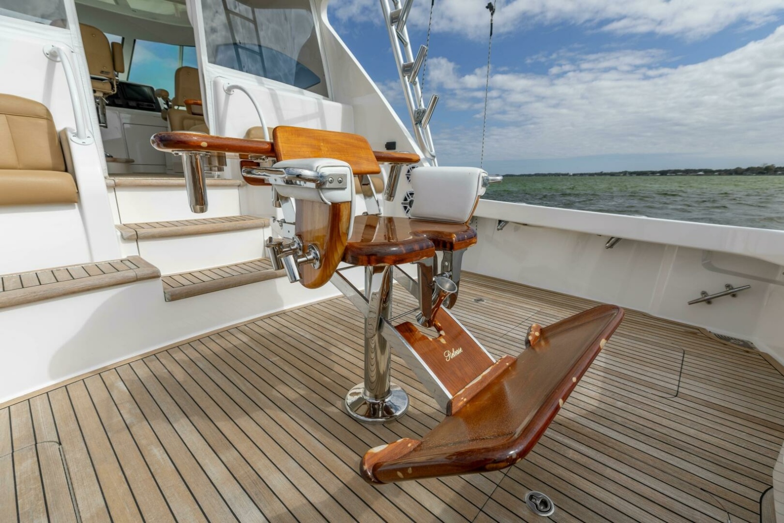 52' 2015 Viking 52 Sport Tower