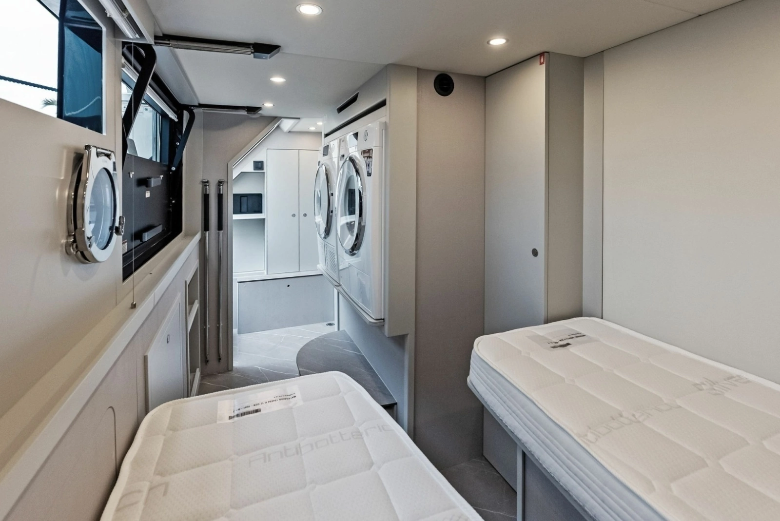 2026 Absolute 62 Navetta NEW