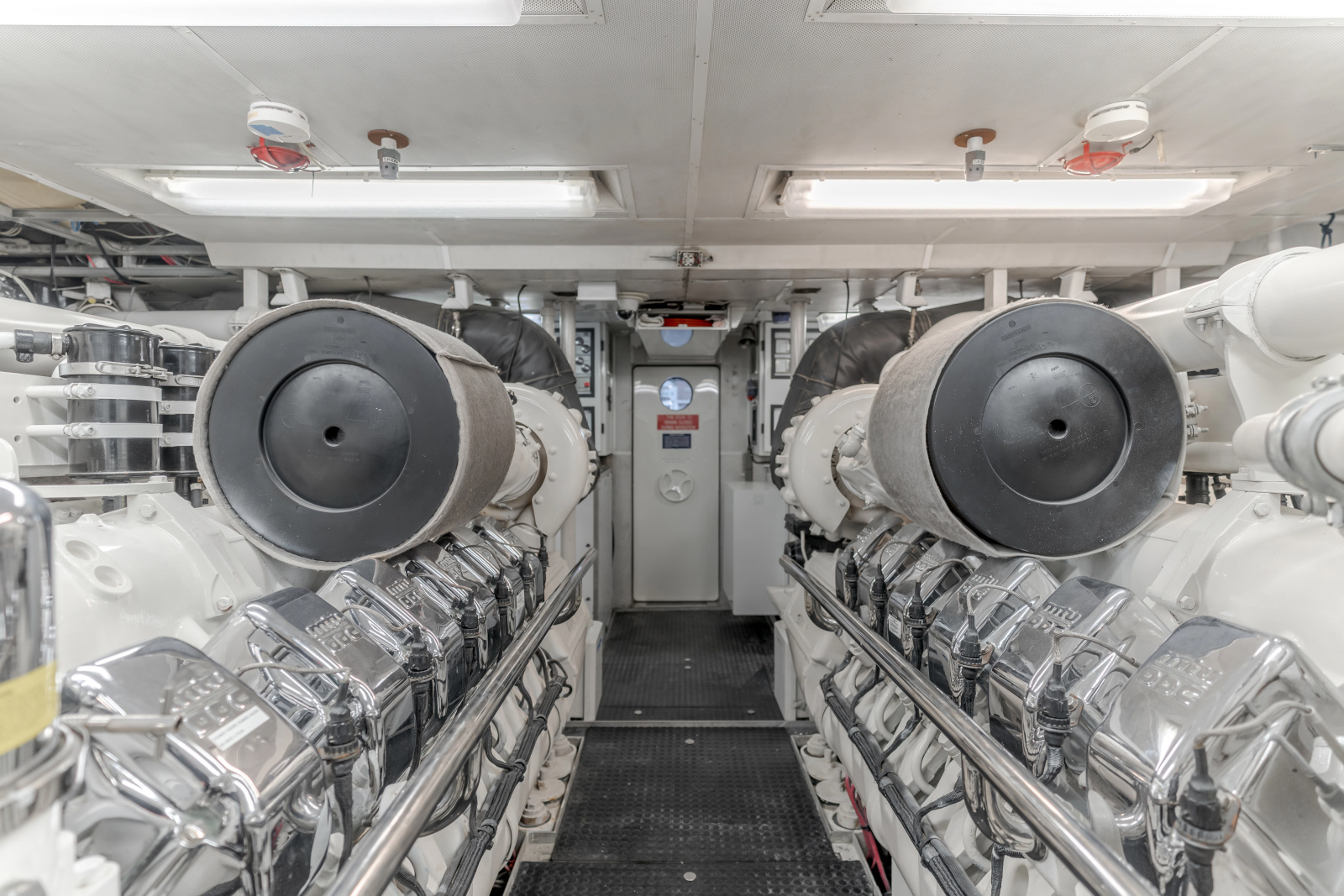 2002 Destiny 104 Raised Pilothouse