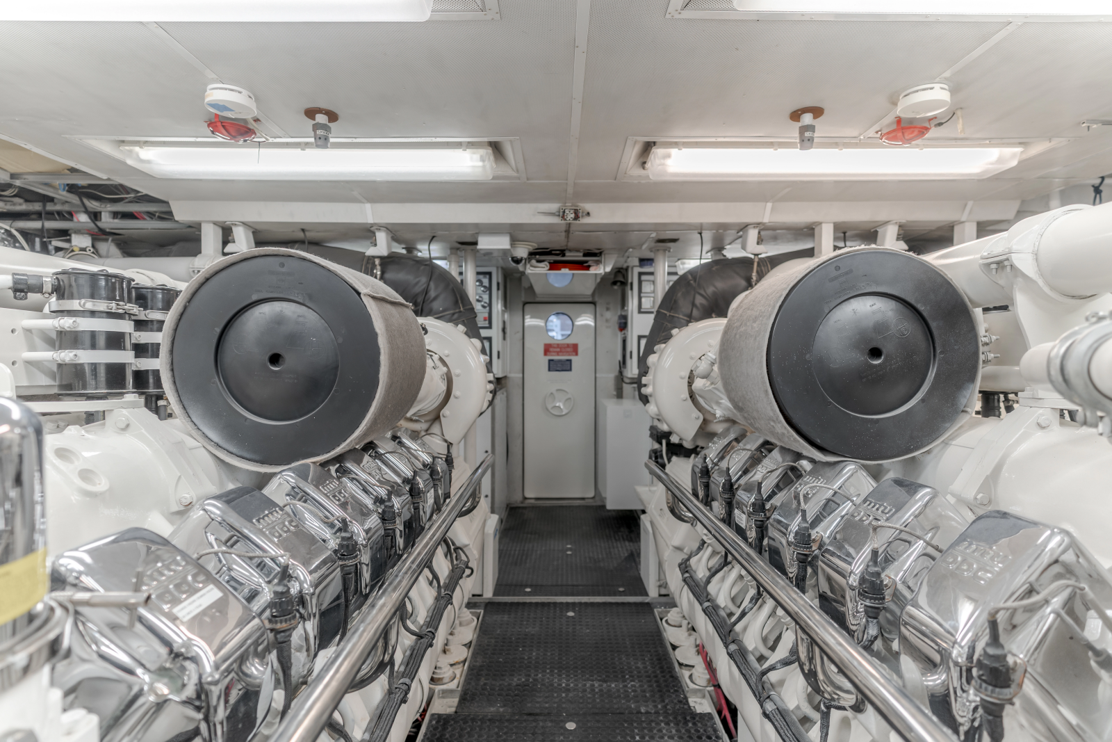 2002 Destiny 104 Raised Pilothouse