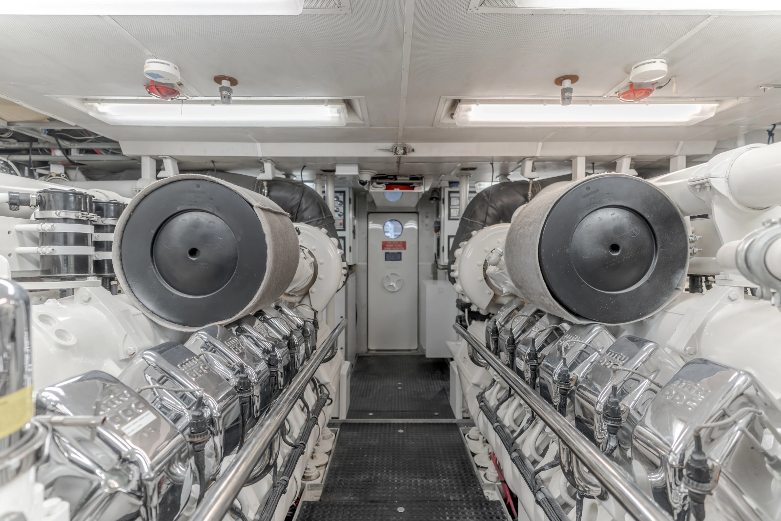 2002 Destiny 104 Raised Pilothouse