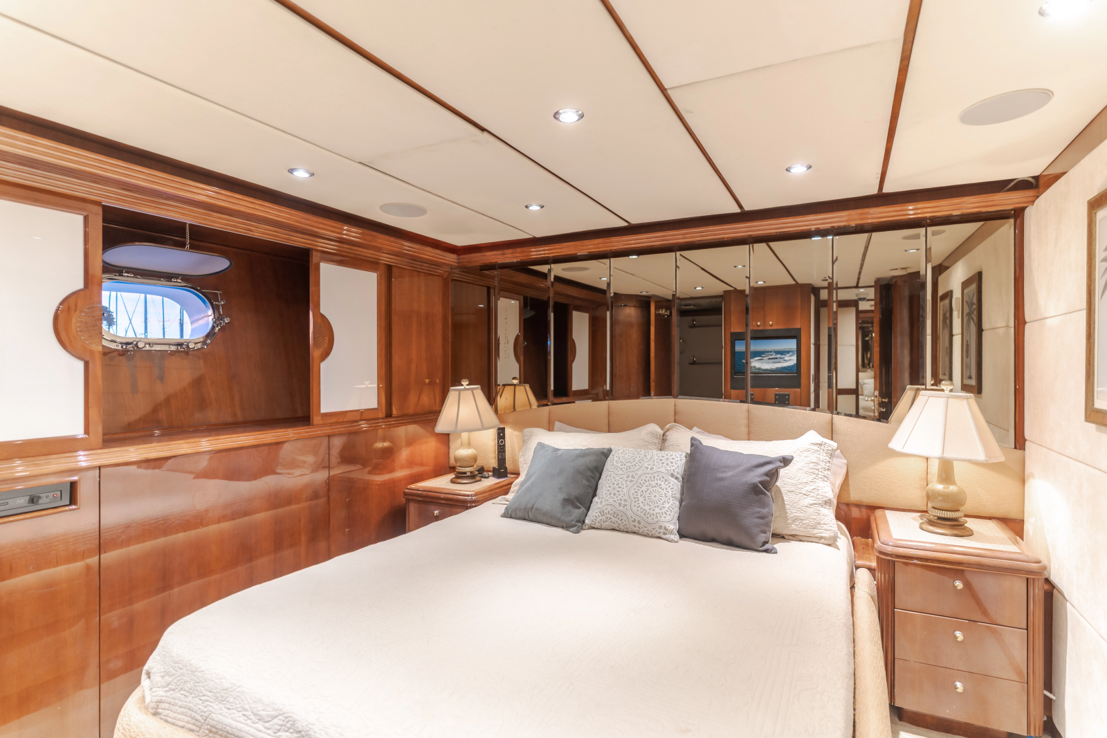 2002 Destiny 104 Raised Pilothouse