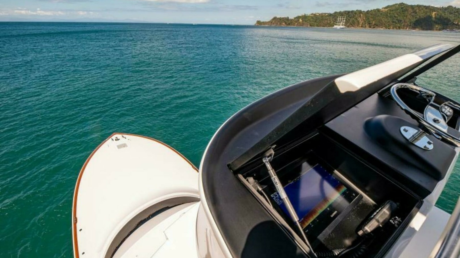 Flybridge Helm Station with Electronics