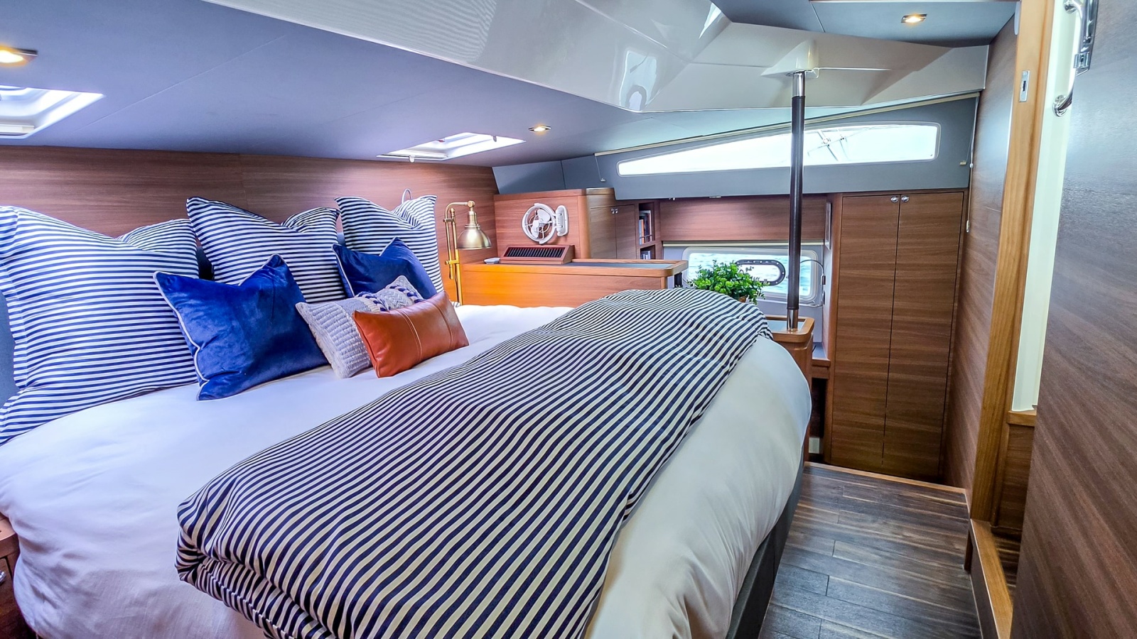 2023 Aquila 44 Catamaran- DOC-N-PILOT