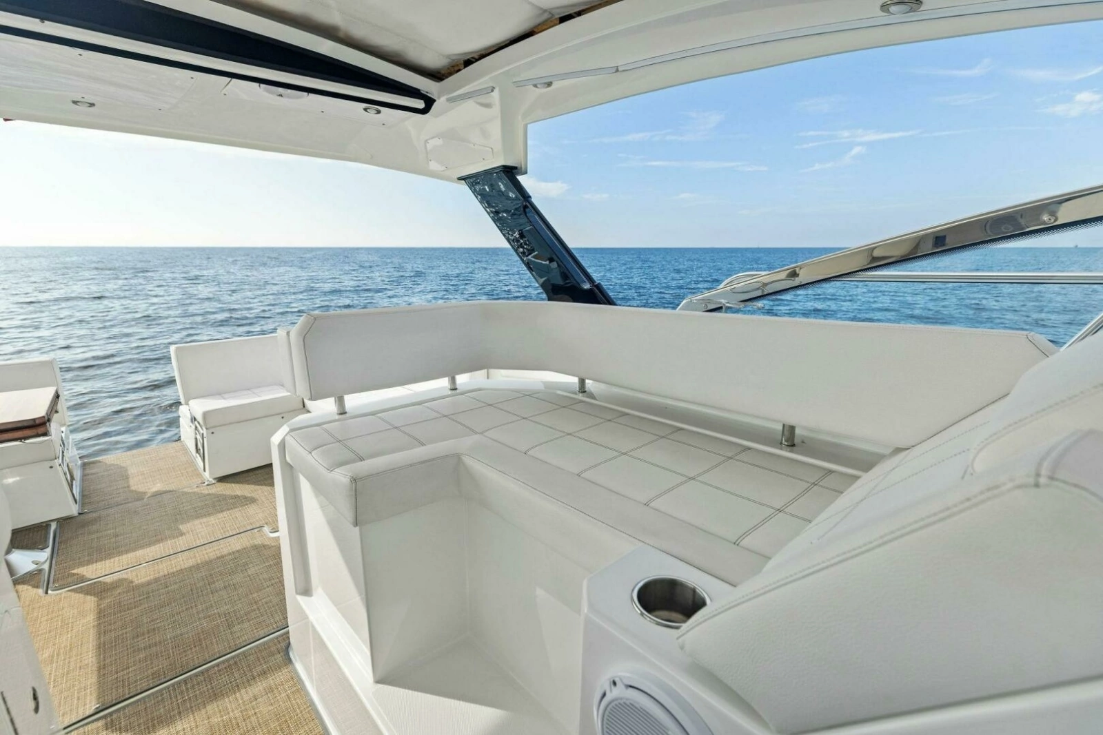2015 Cruisers 390 EC 'Blue Runner'