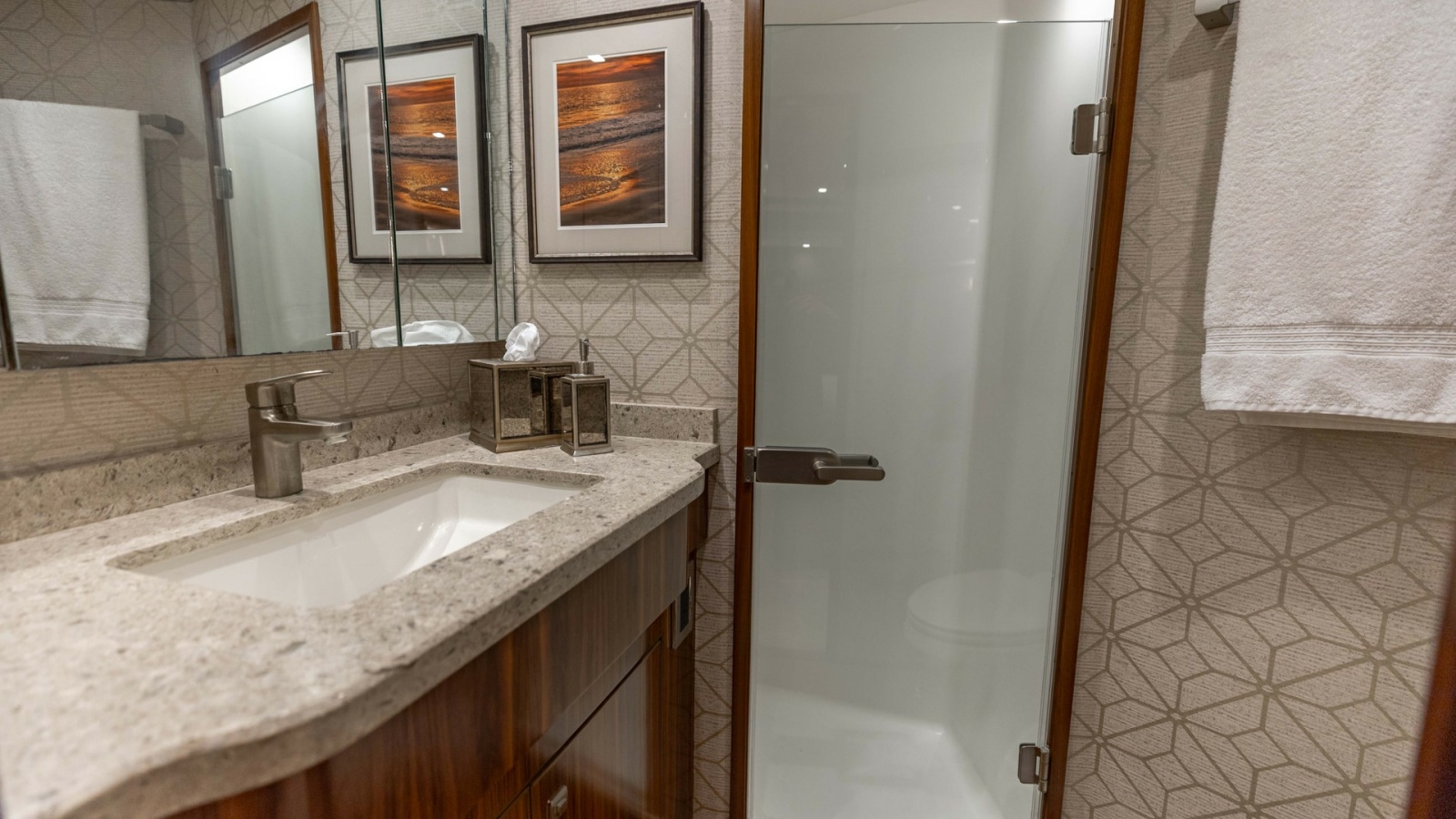 Luxurious Ensuite Bathroom