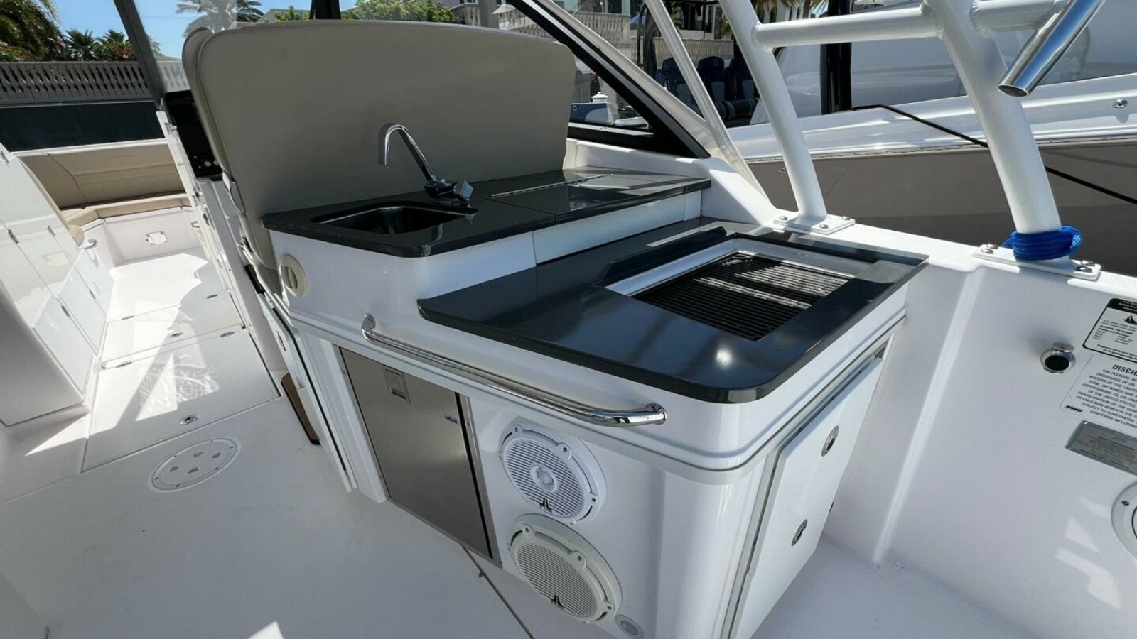 34' 2019 Everglades 340 Dual Console
