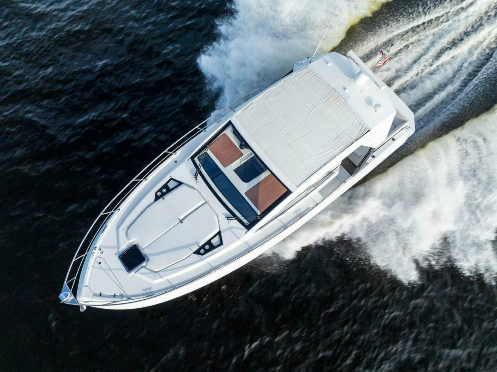 2015 Cruisers 390 EC 'Blue Runner'