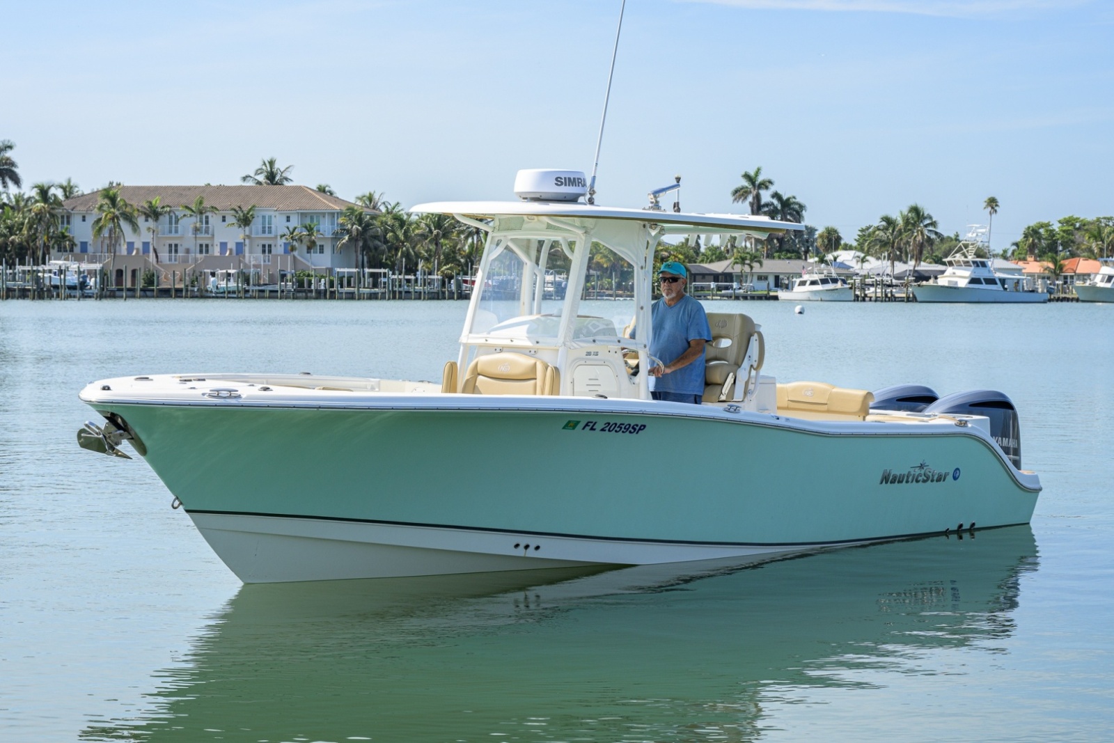 NauticStar 28 - Exterior Profile
