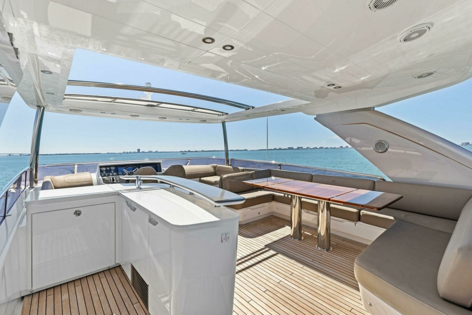 75' 2018 Princess Y75 Motor Yacht