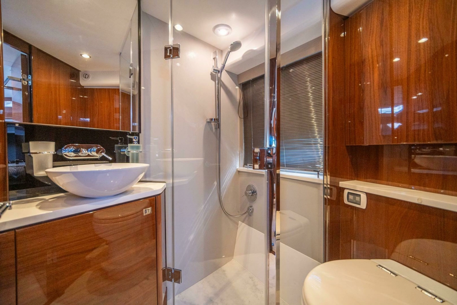 2016 Princess V48
