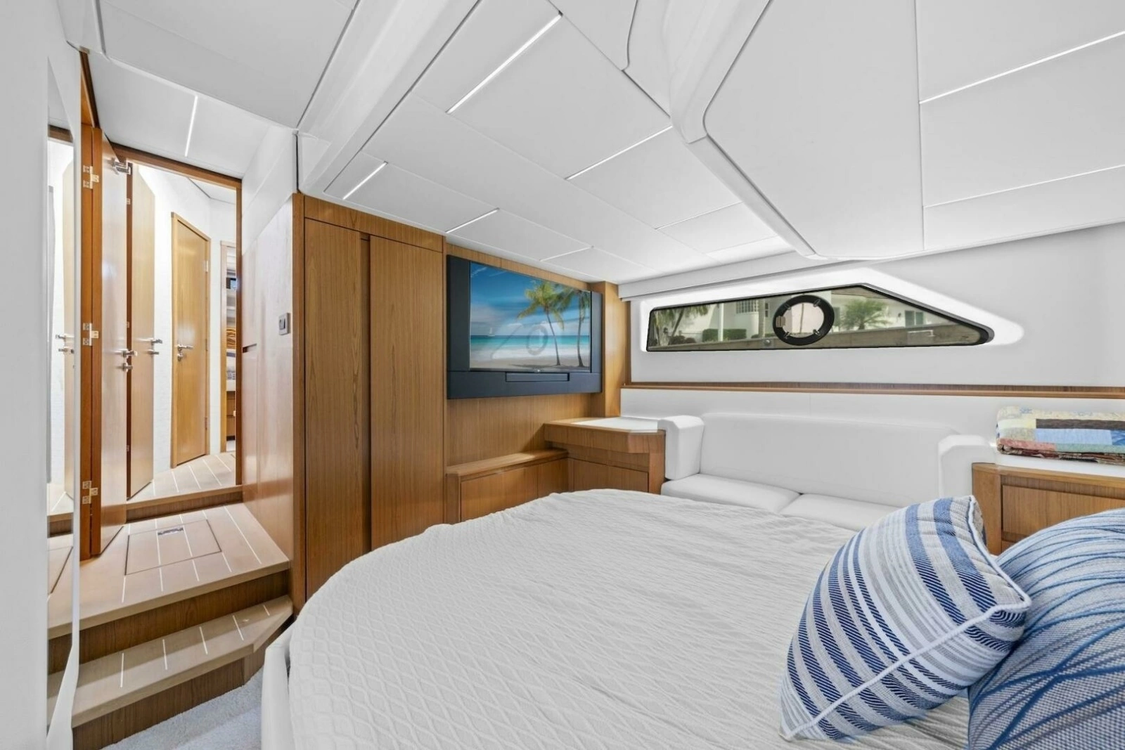 2023 Tiara Yachts EX 60