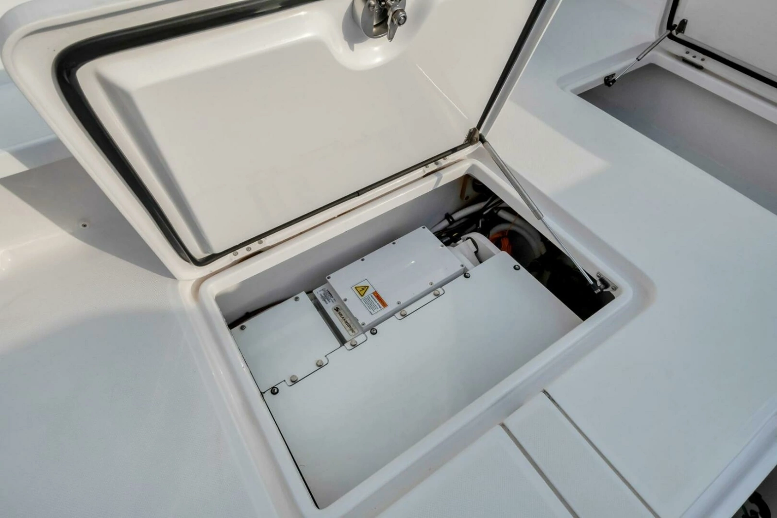 2023 Jupiter 43 Center Console 