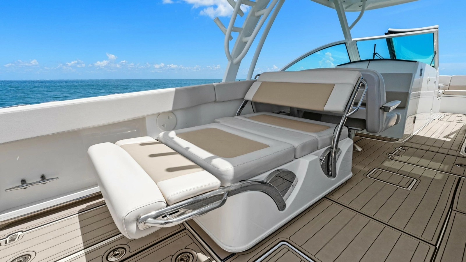 Convertible Cockpit Seating Area