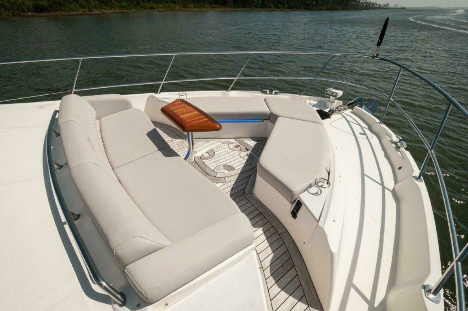 55' 2018 Sea Ray L550 Flybridge