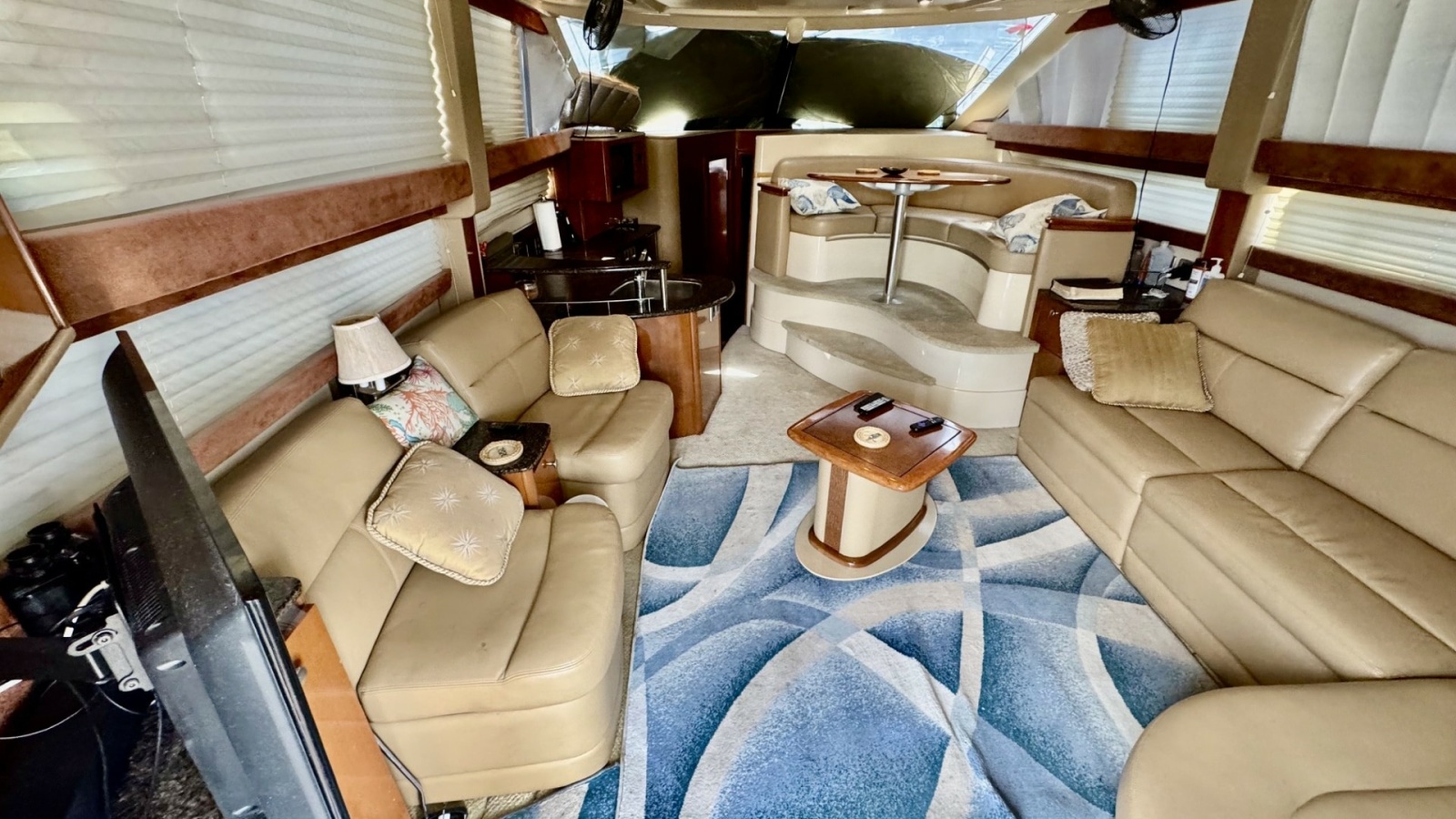 Spacious Salon with Modern Amenities