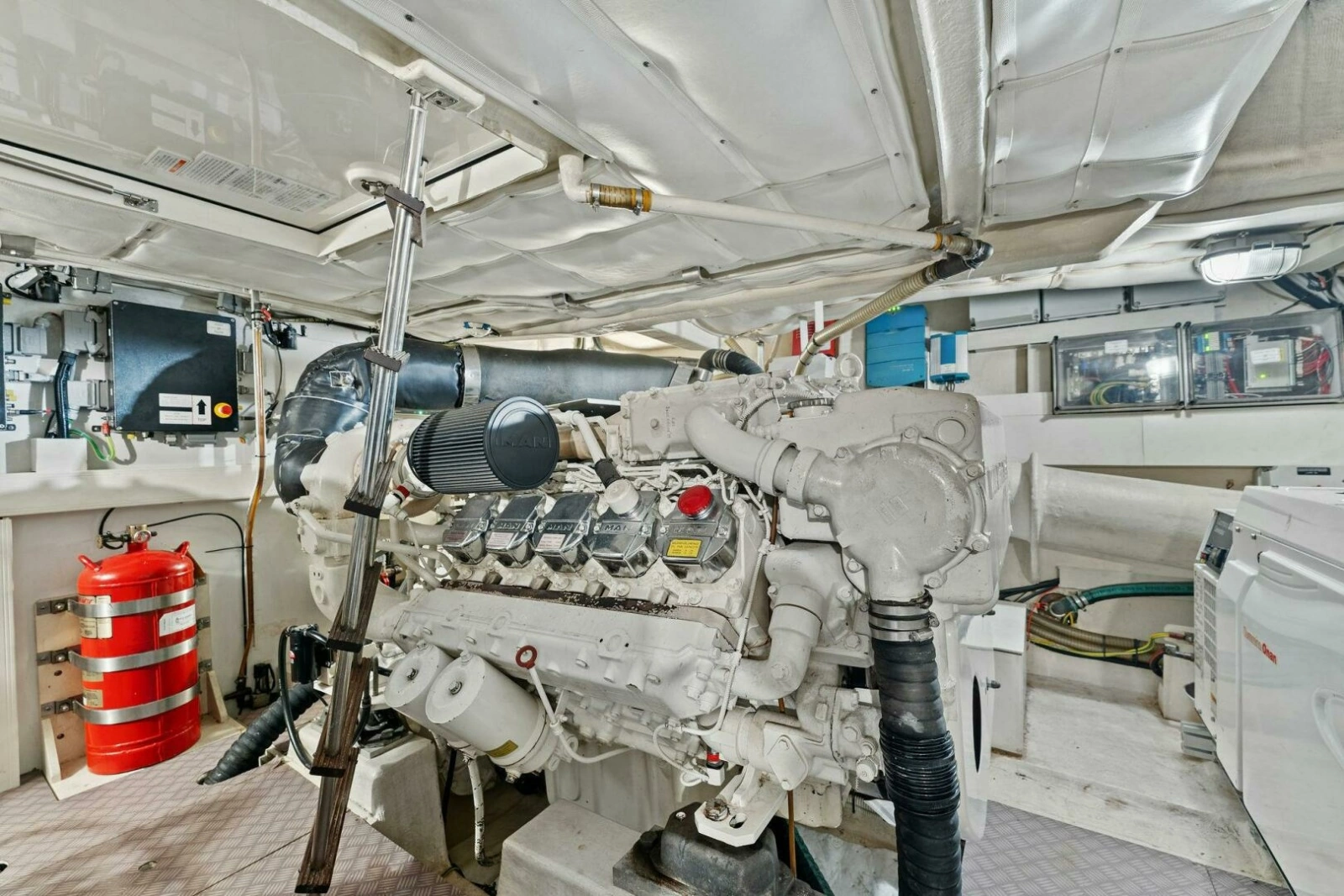 2013 Ferretti Yachts 620