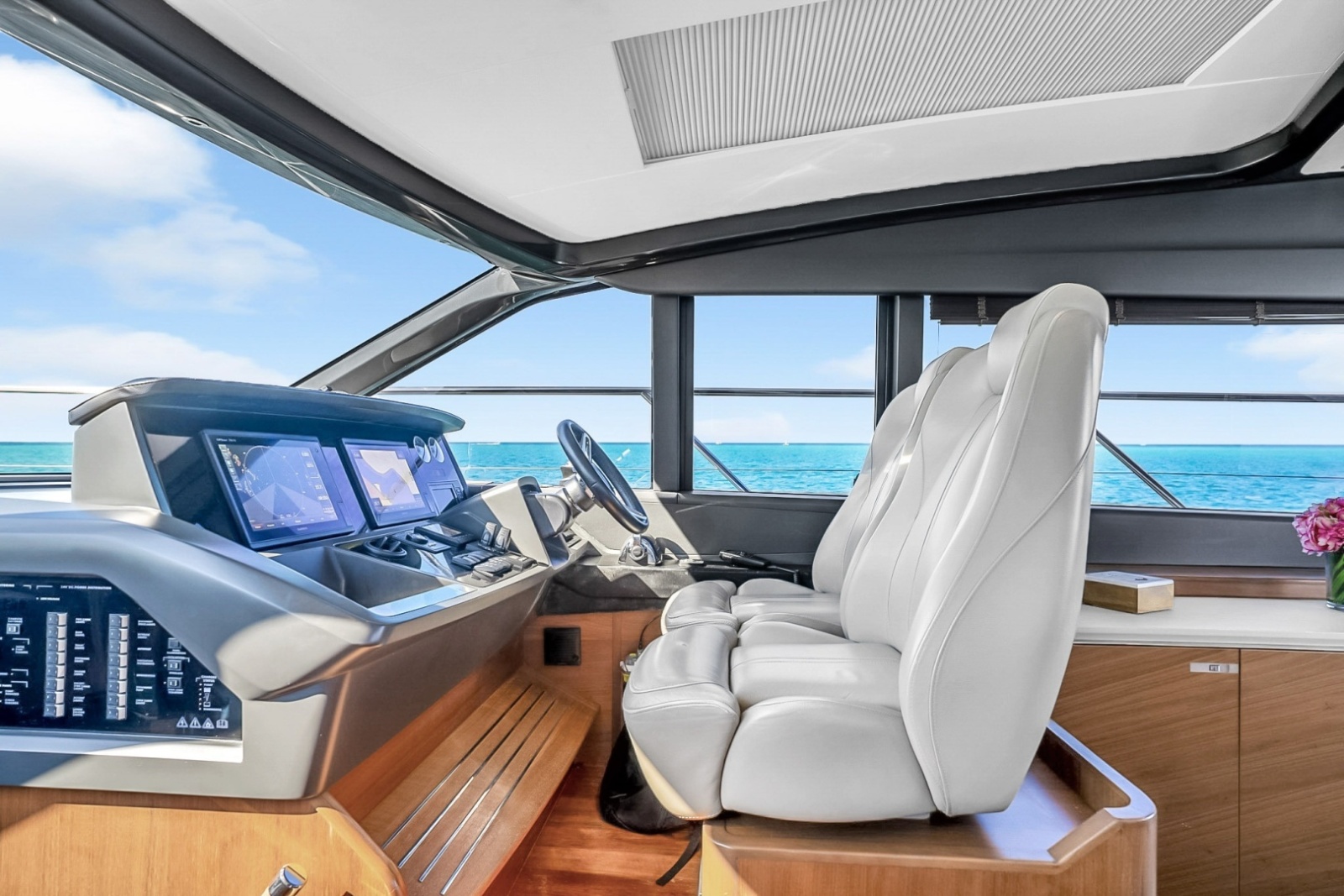 2016 Princess V58-HAPPY HOUR- Helm