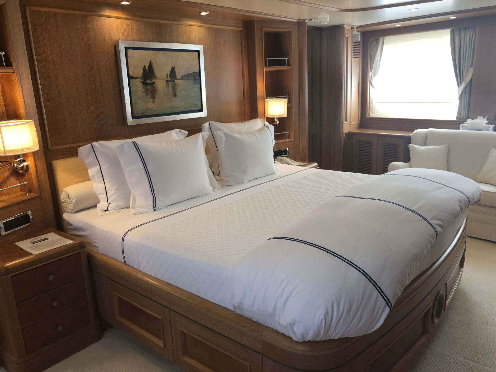 2004 Benetti Cockpit