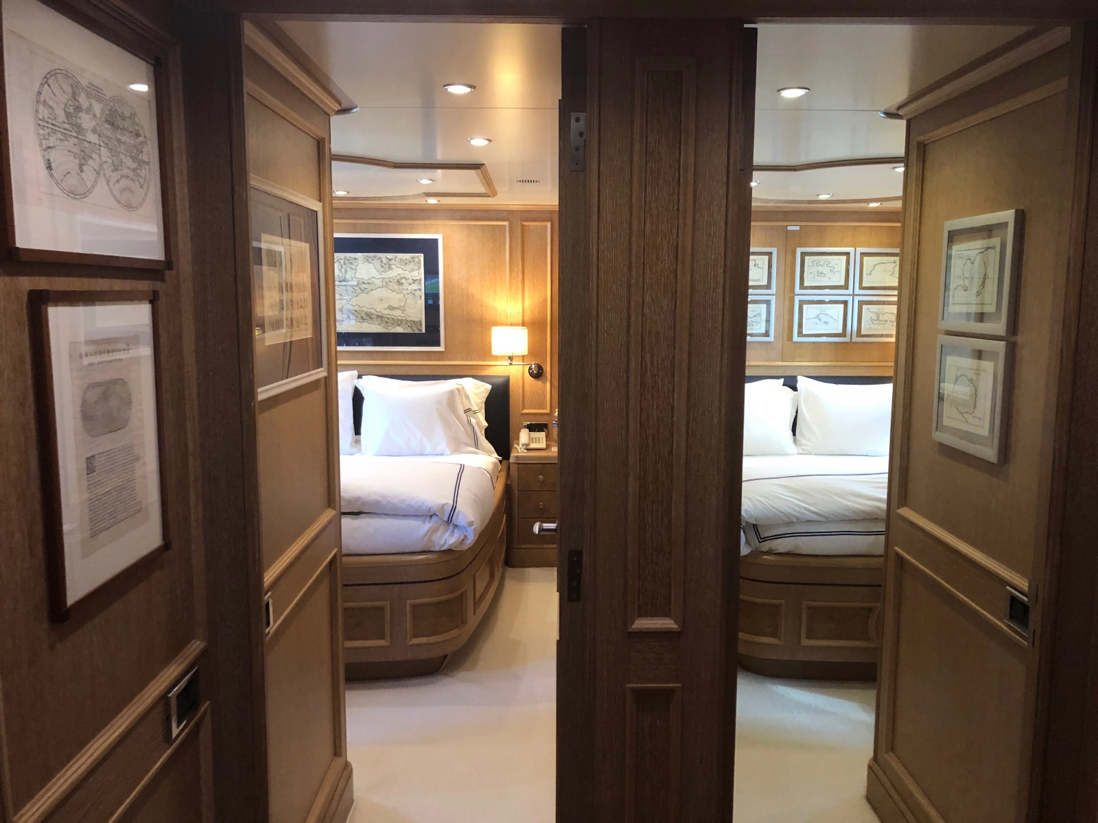 2004 Benetti Cockpit