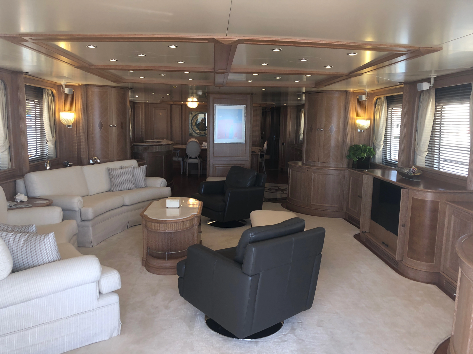 2004 Benetti Cockpit