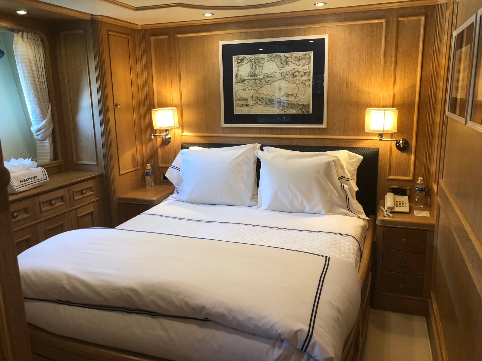 2004 Benetti Cockpit