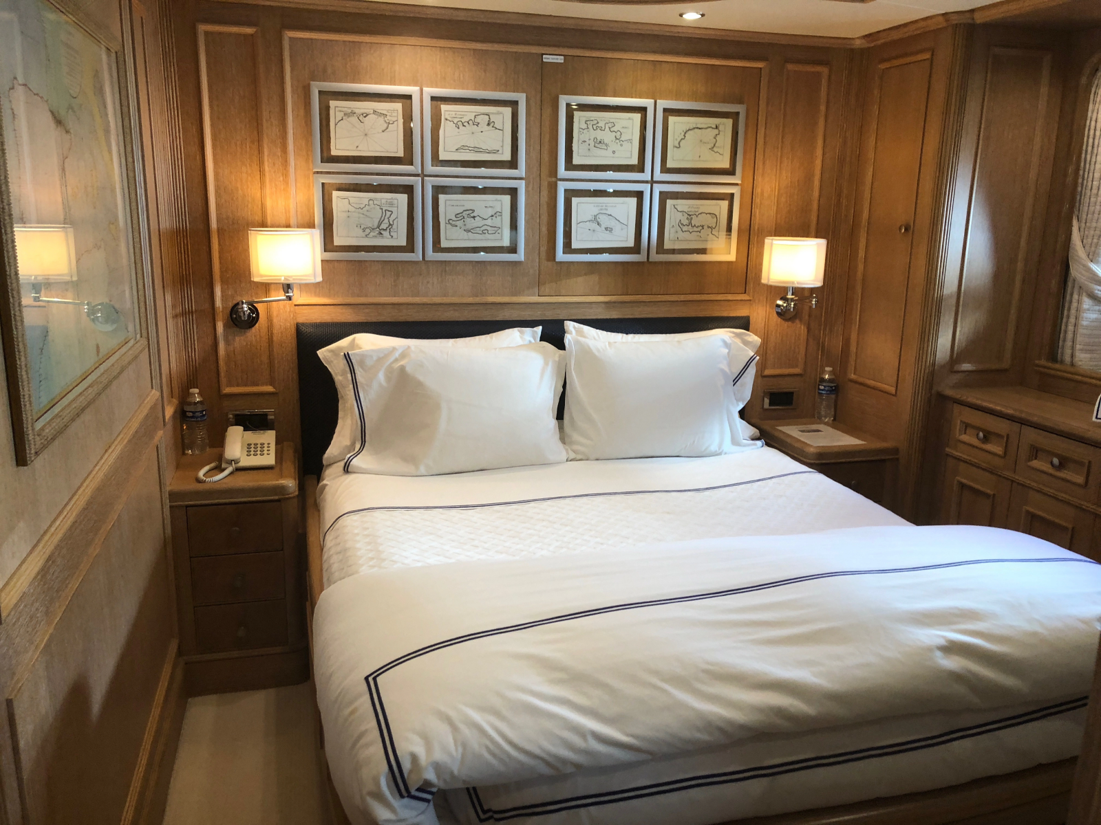 2004 Benetti Cockpit