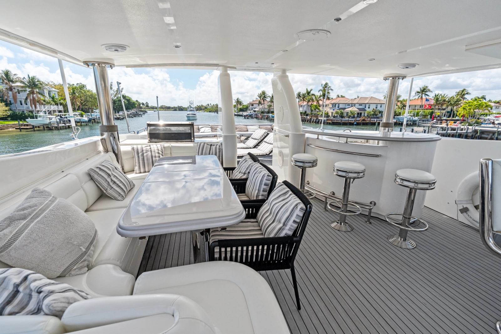 2005 Johnson 87' Motor Yacht