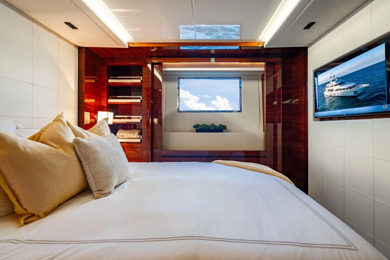 2011 Benetti Classic 121