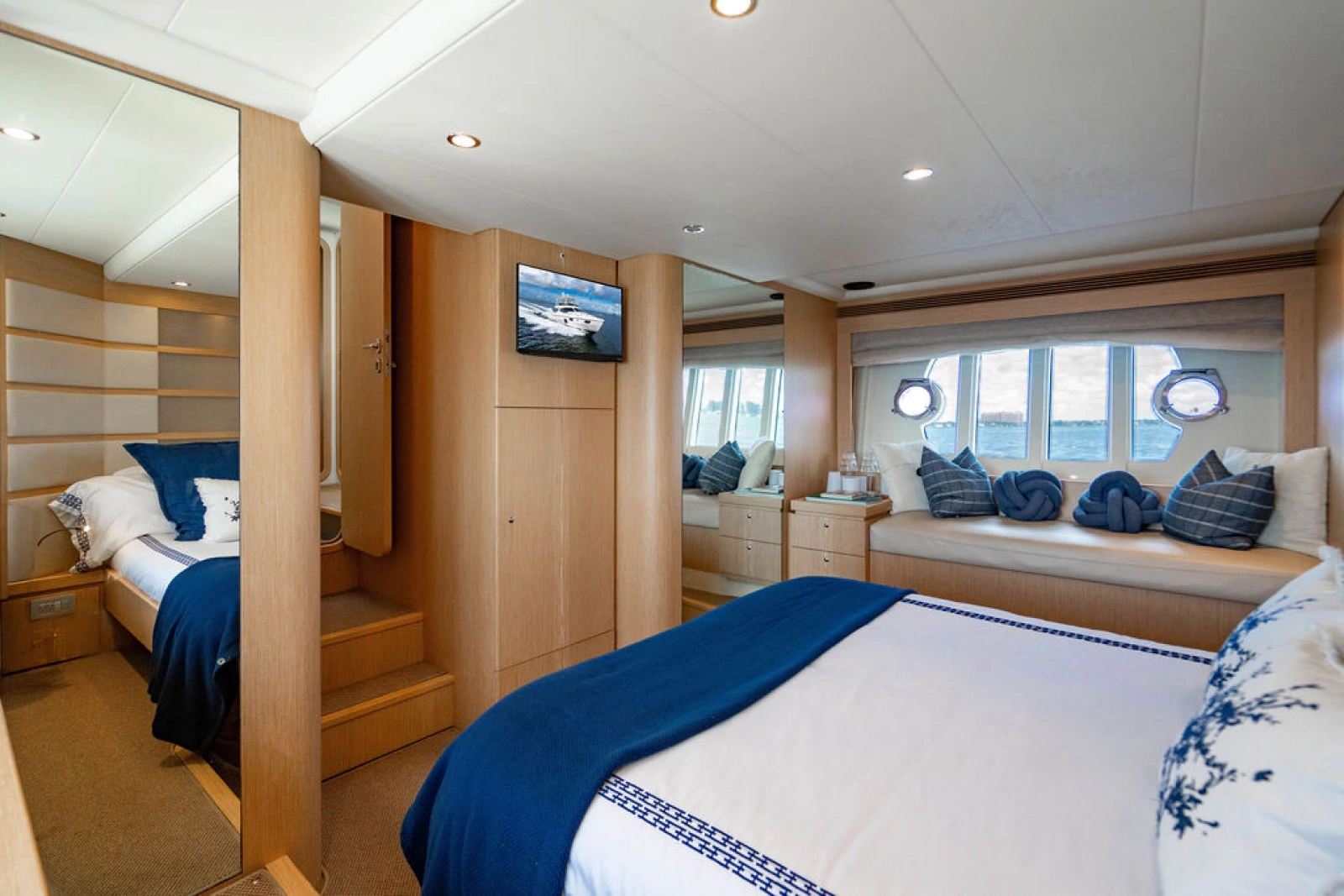2012 Ferretti Yachts 62 FLY