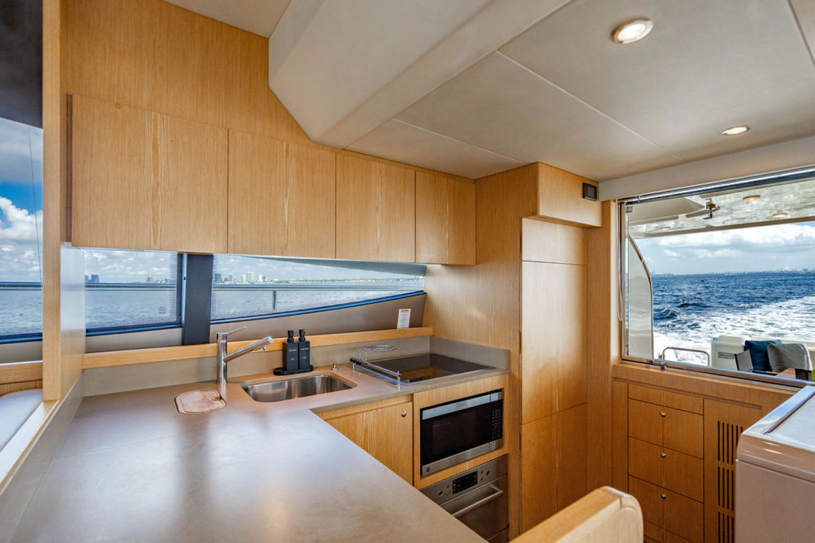 2012 Ferretti Yachts 62 FLY