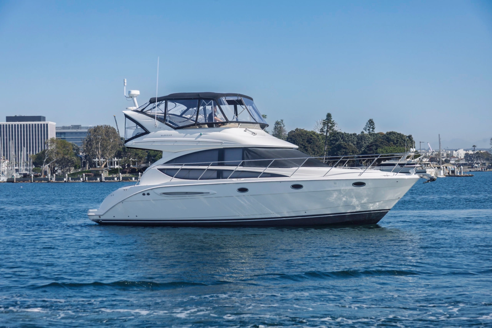 2008 Meridian 391 Sedan Bridge
