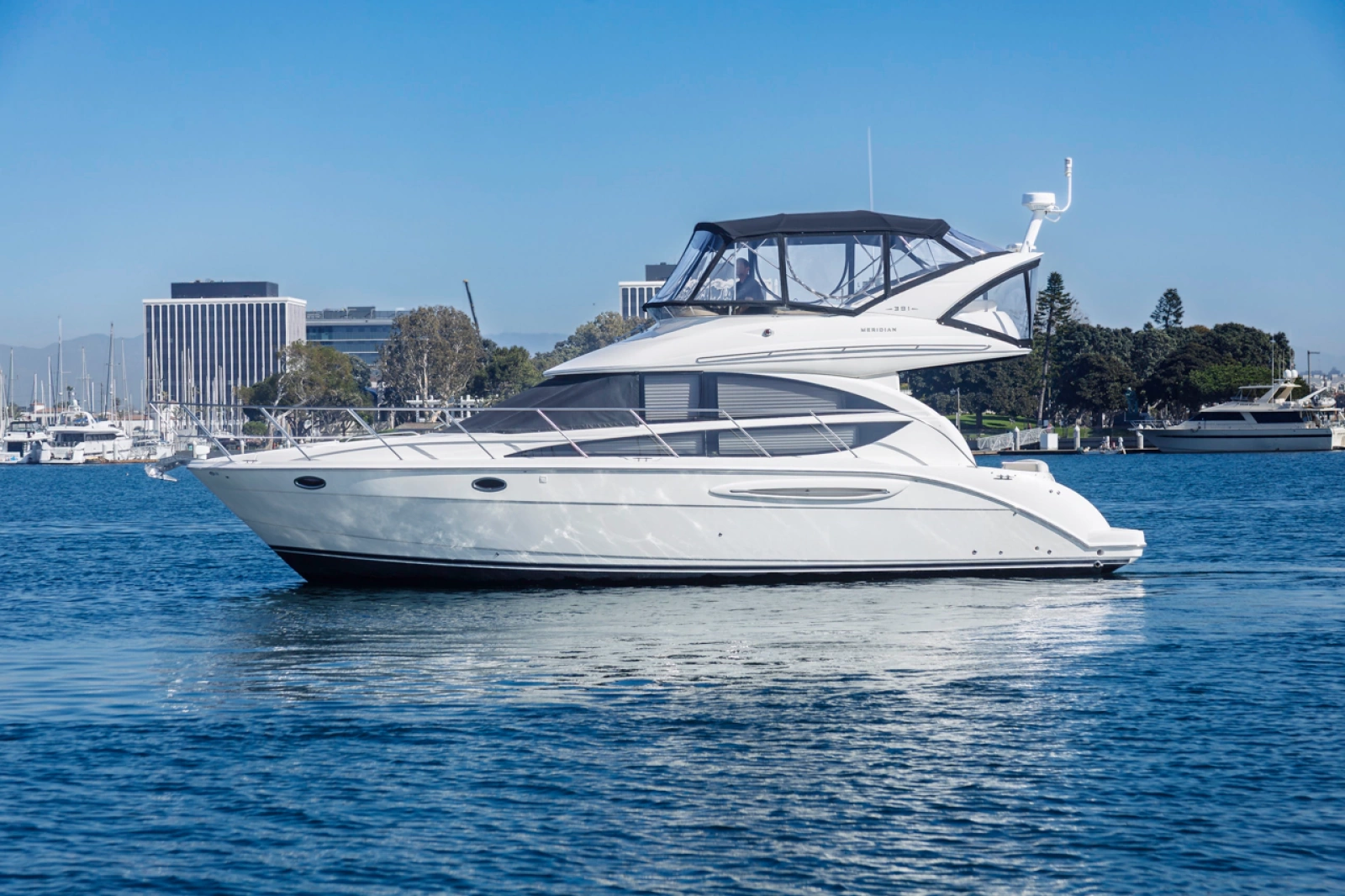2008 Meridian 391 Sedan Bridge