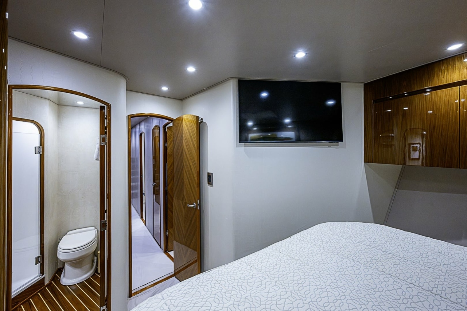 2011 Viking 76 Enclosed Bridge
