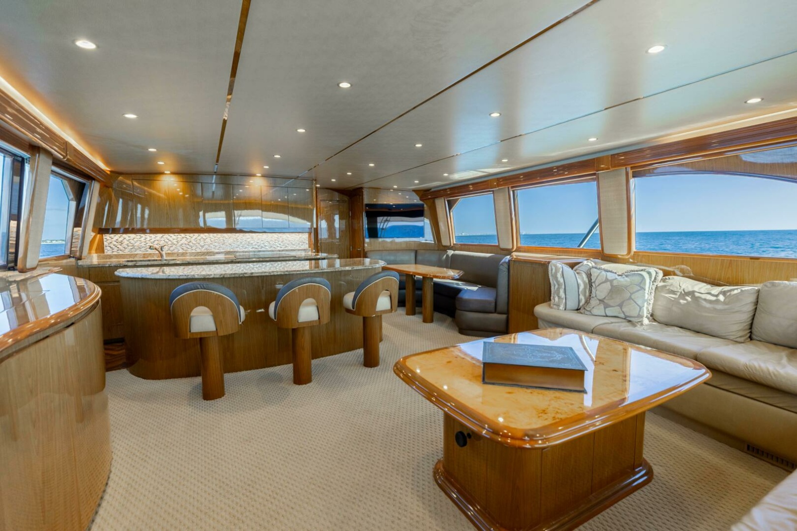 76' 2013 Viking 76 Convertible