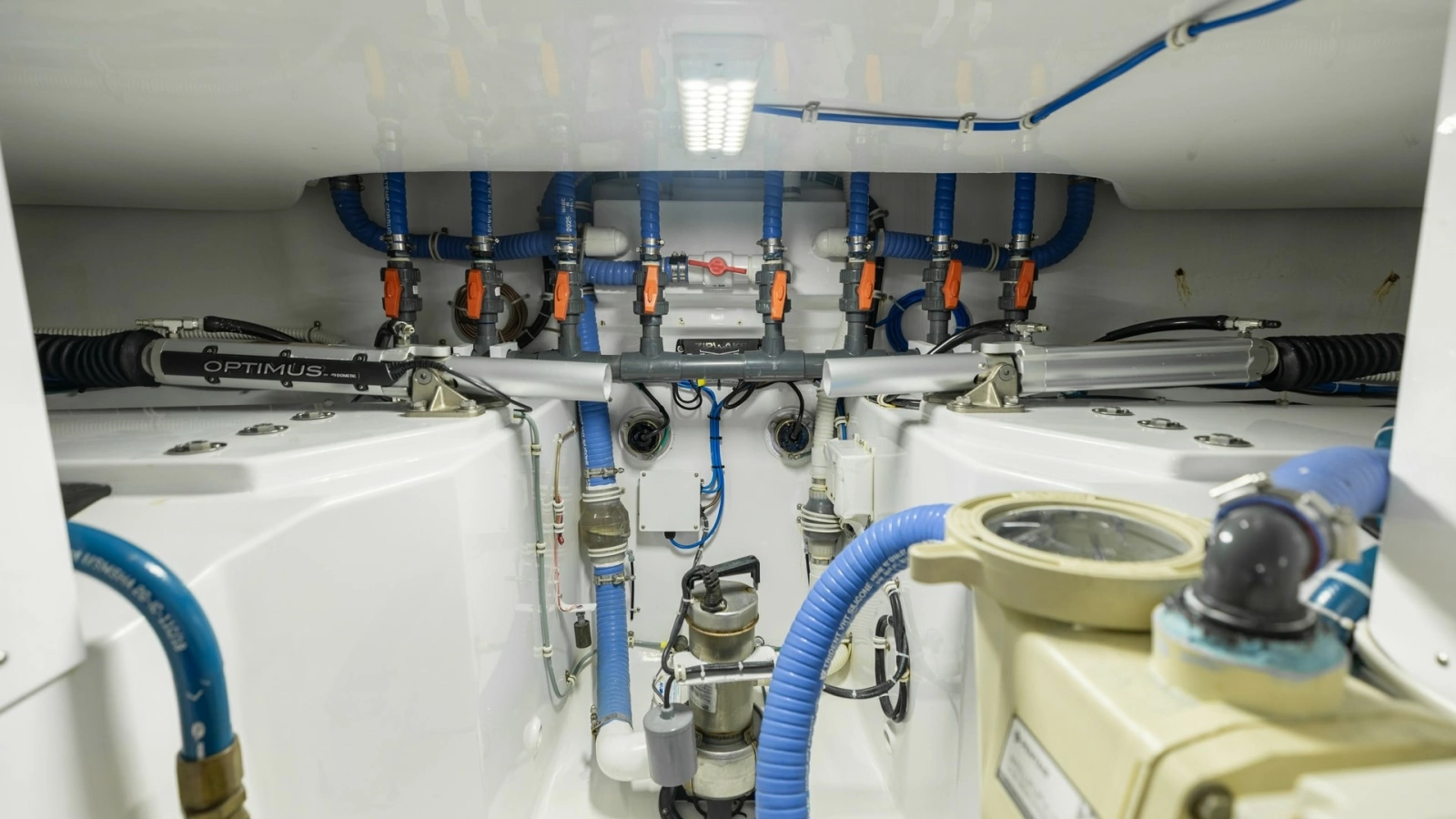 2021 65 Hatteras GT On the DL Engine Room (8)