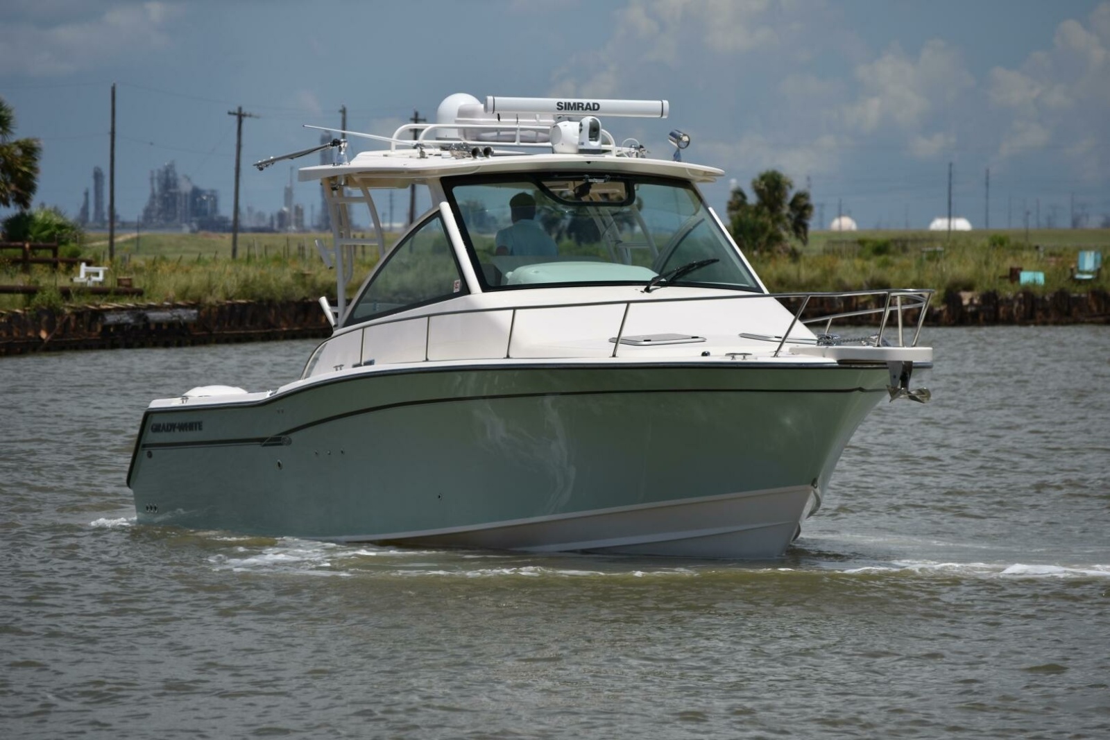 33' 2016 Grady-White 330 Express
