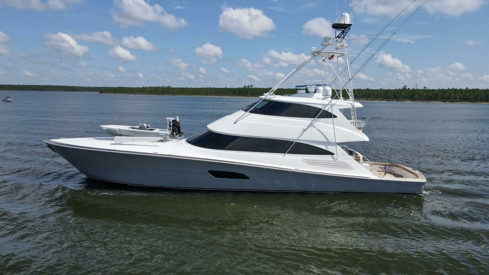 92' 2016 Viking 92 Enclosed Bridge
