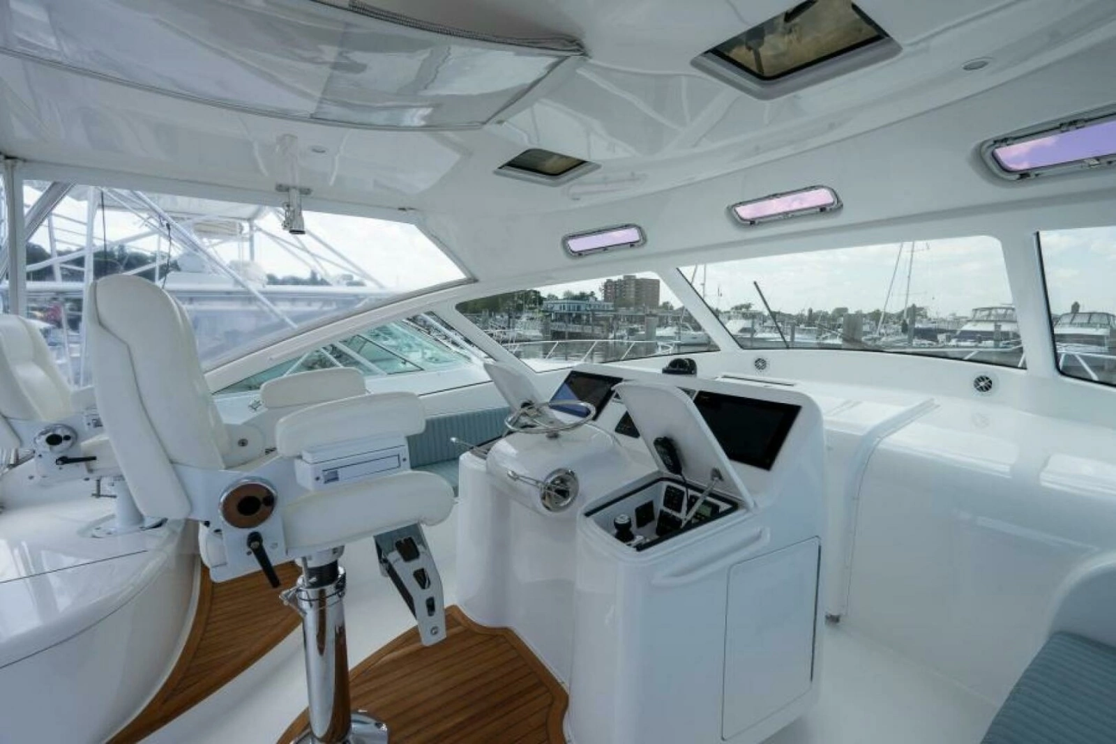 Viking 42 - Drop'Em - Helm