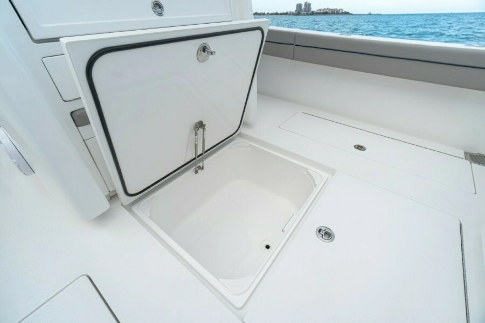 New V-33 Valhalla Boatworks Center Console